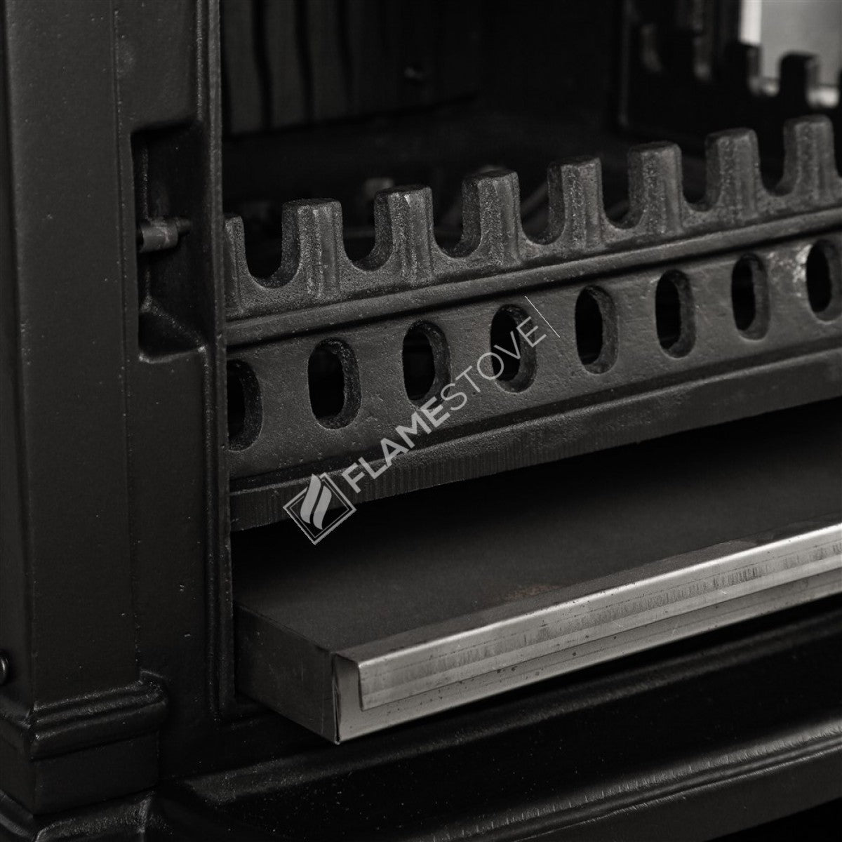 Sirius Ultra Yan Kapaklı Odun Hazneli Döküm Soba, Yüksek Verimli Isıtma Çözümü