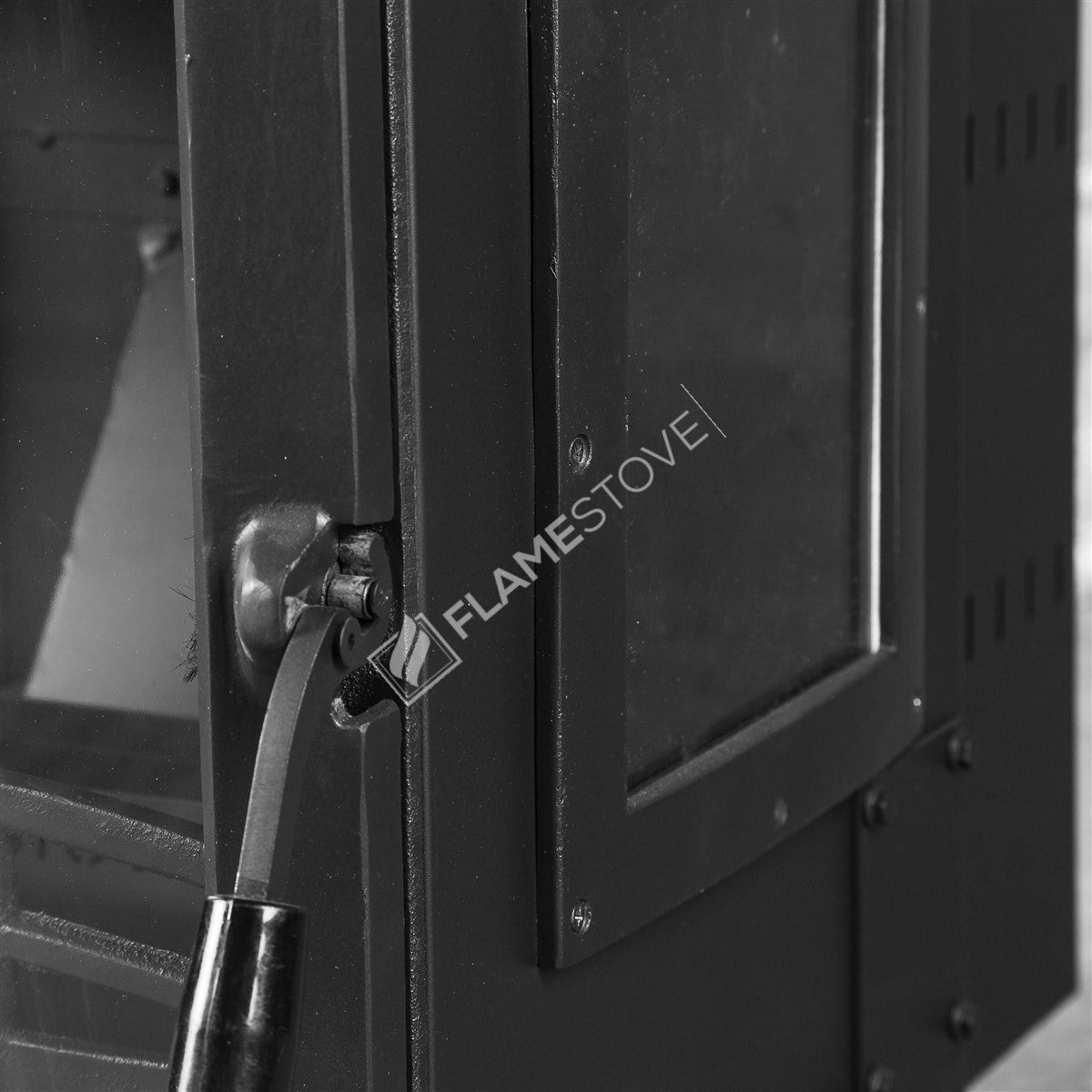 Lodi Lux Pelet Soba: Üç Camlı, Yüksek Verimli, A Sınıfı, 7 kW, Krom Hazneli