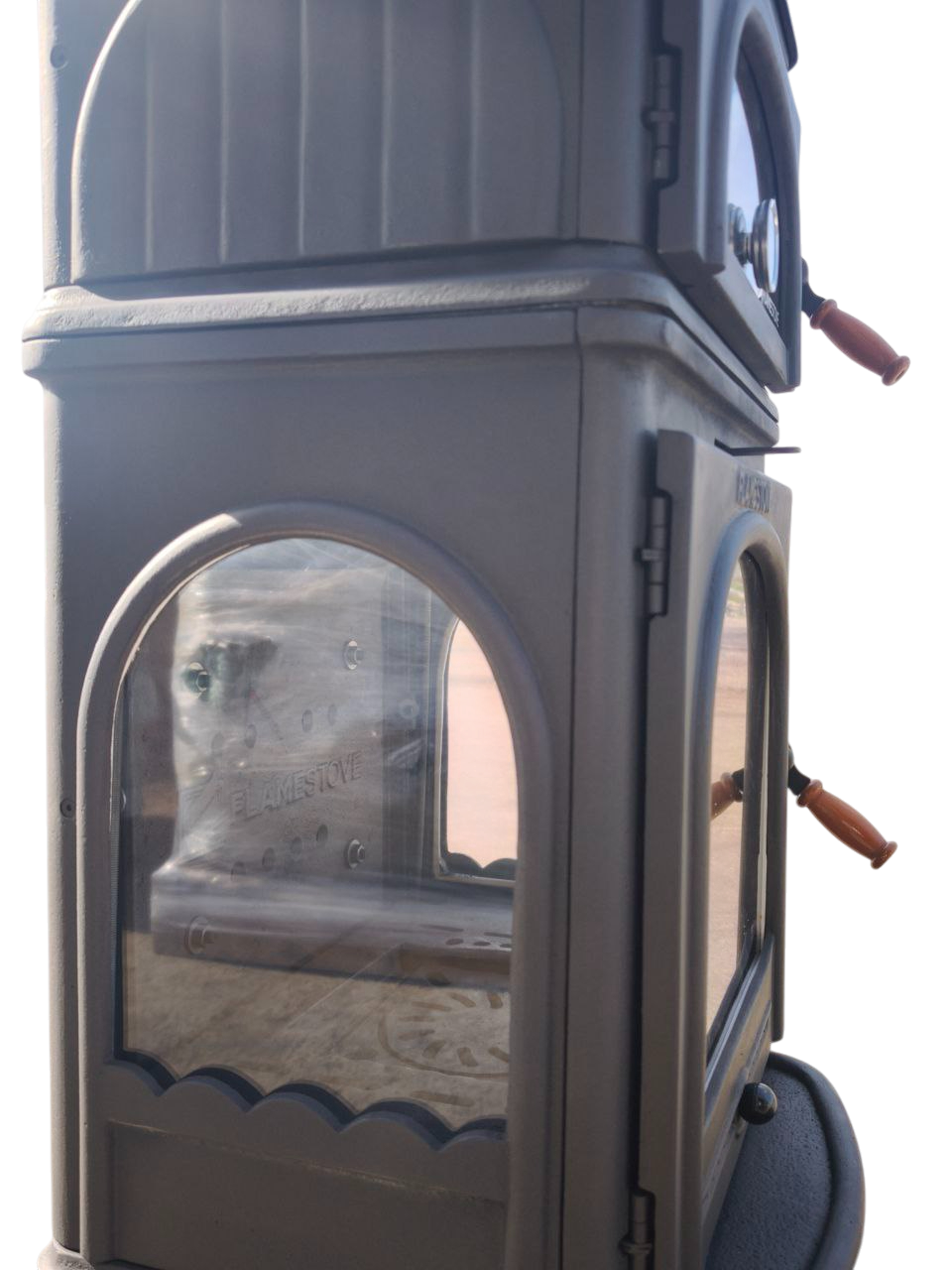 Flame Stove Modena Lüx FS-024AK fırınlı döküm soba, şık tasarımı ve güçlü performansıyla dikkat çekiyor.