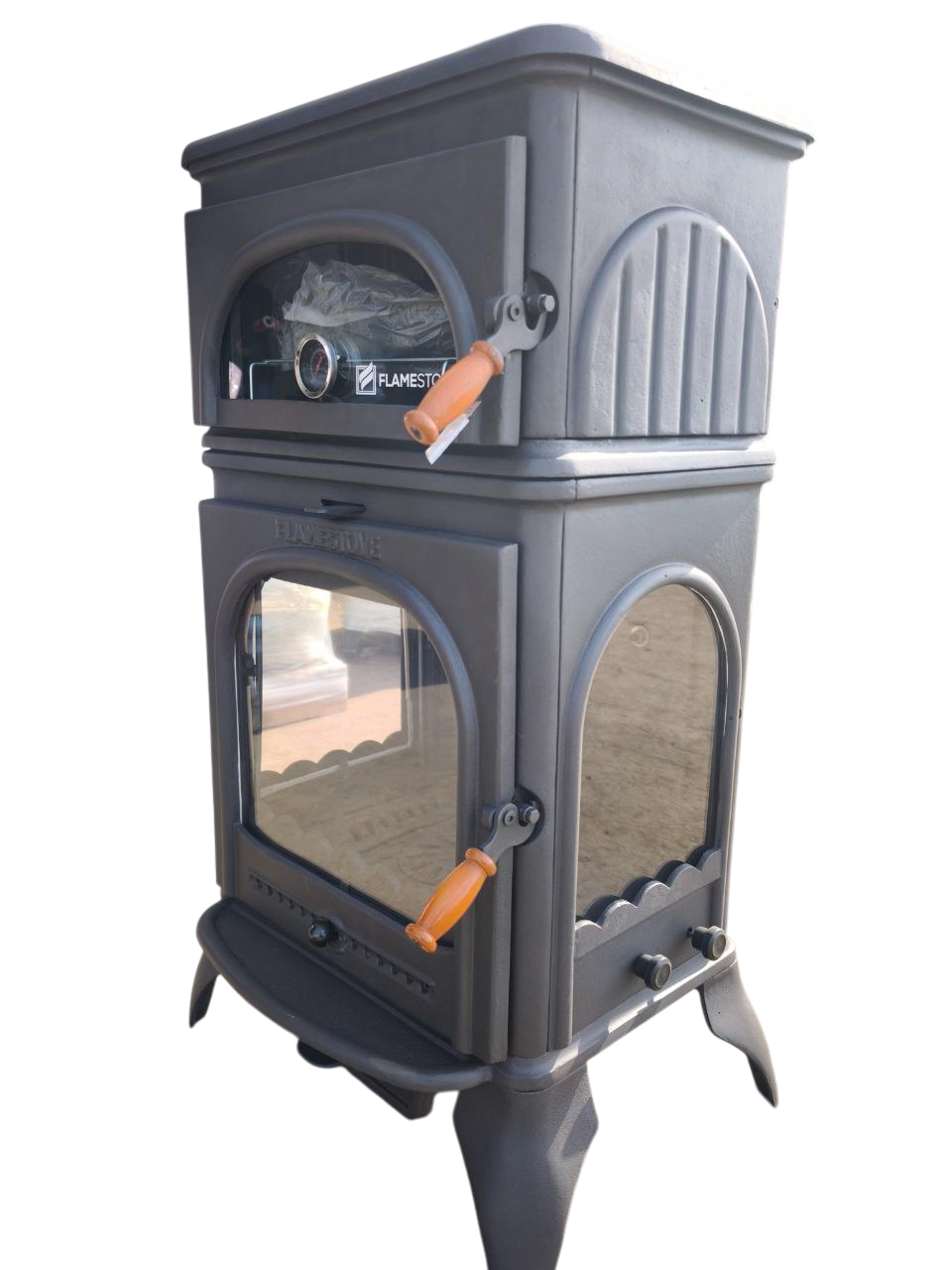 Flame Stove Modena Lüx FS-024AK fırınlı döküm soba, şık tasarımı ve yüksek ısı konforuyla kış ayları için ideal.