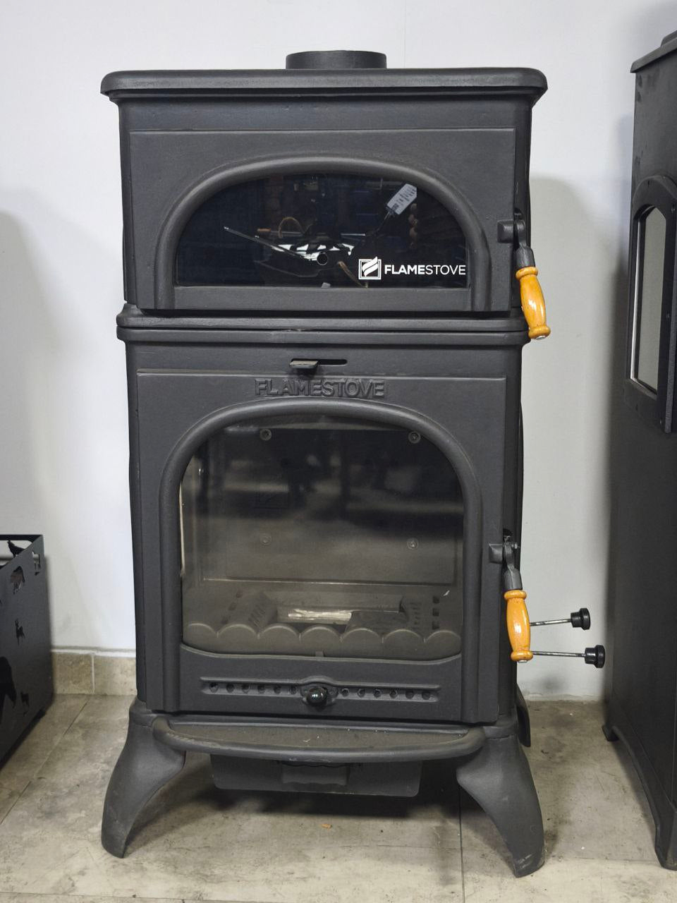 FS-024-AK Flame Stove Modena  Lüks Oven 3 camlı kuzineli Alttan küllüklü Döküm Soba