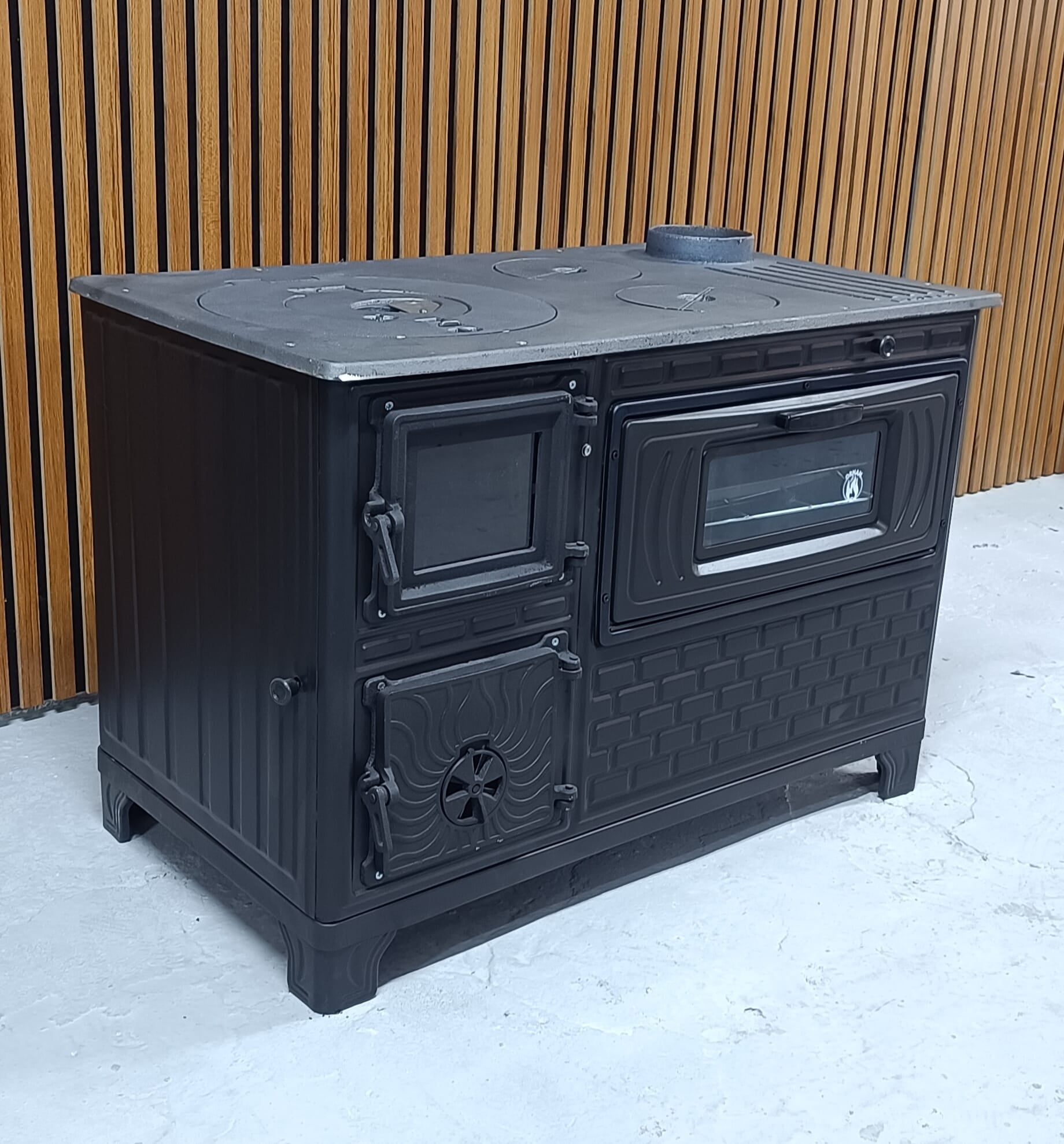 FS-329 Mat Siyah 47'lik Döküm Tuğlalı Kuzine Soba | Emaye | Geniş Kuzine