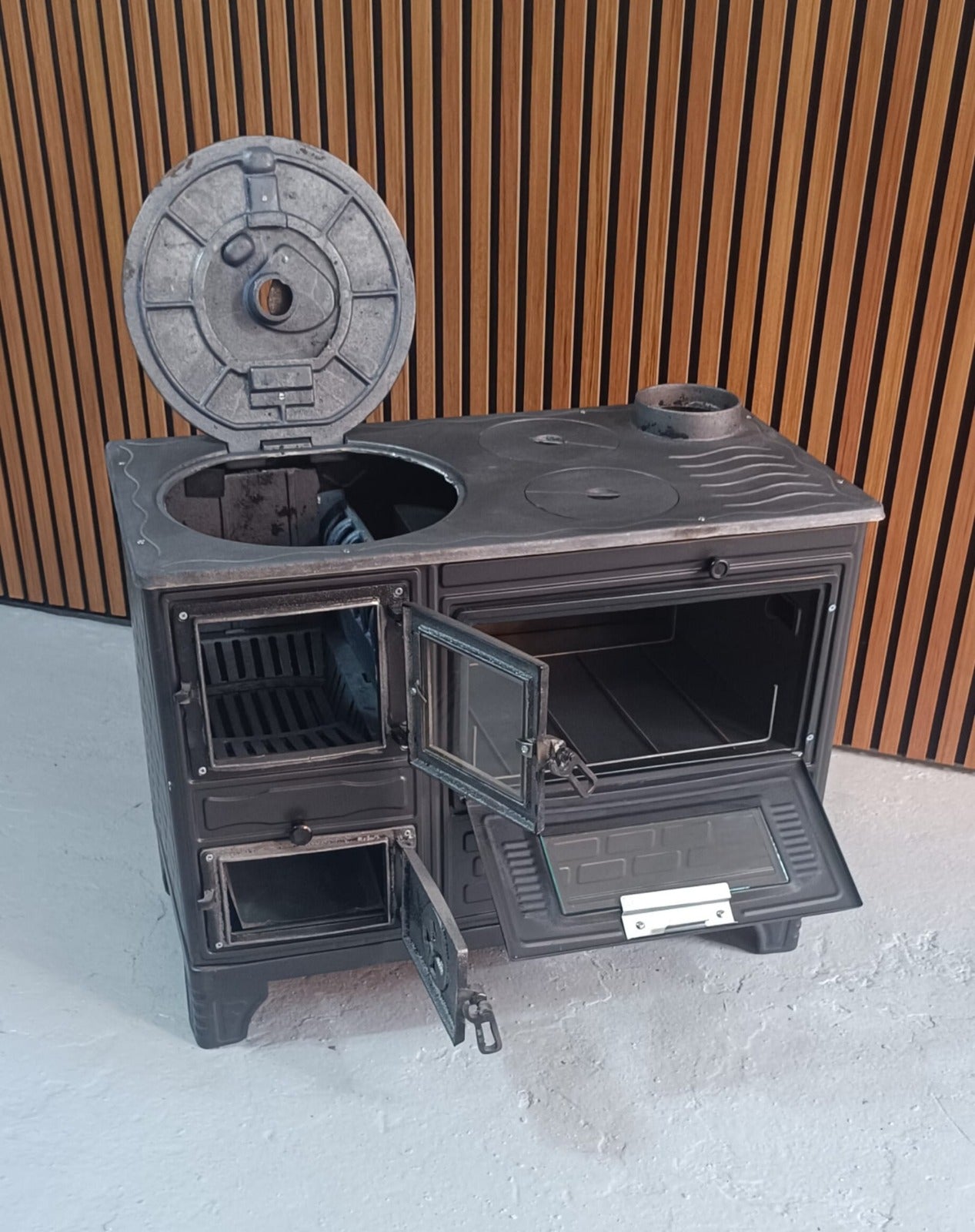 FS-329 Mat Siyah 47'lik Döküm Tuğlalı Kuzine Soba | Emaye | Geniş Kuzine