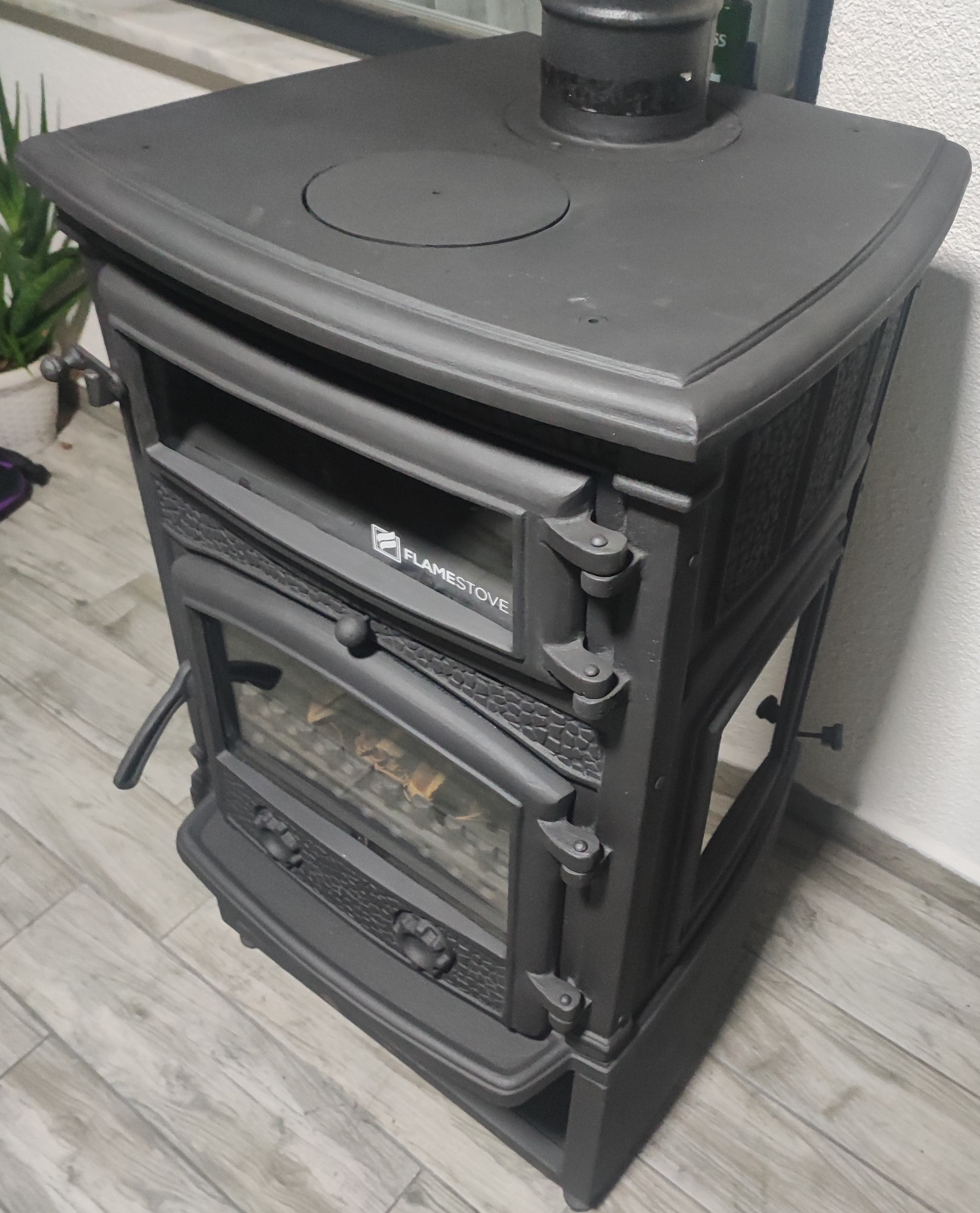 Sirius Maxi Style Fırınlı Odun Hazneli Döküm Soba FS-011ST