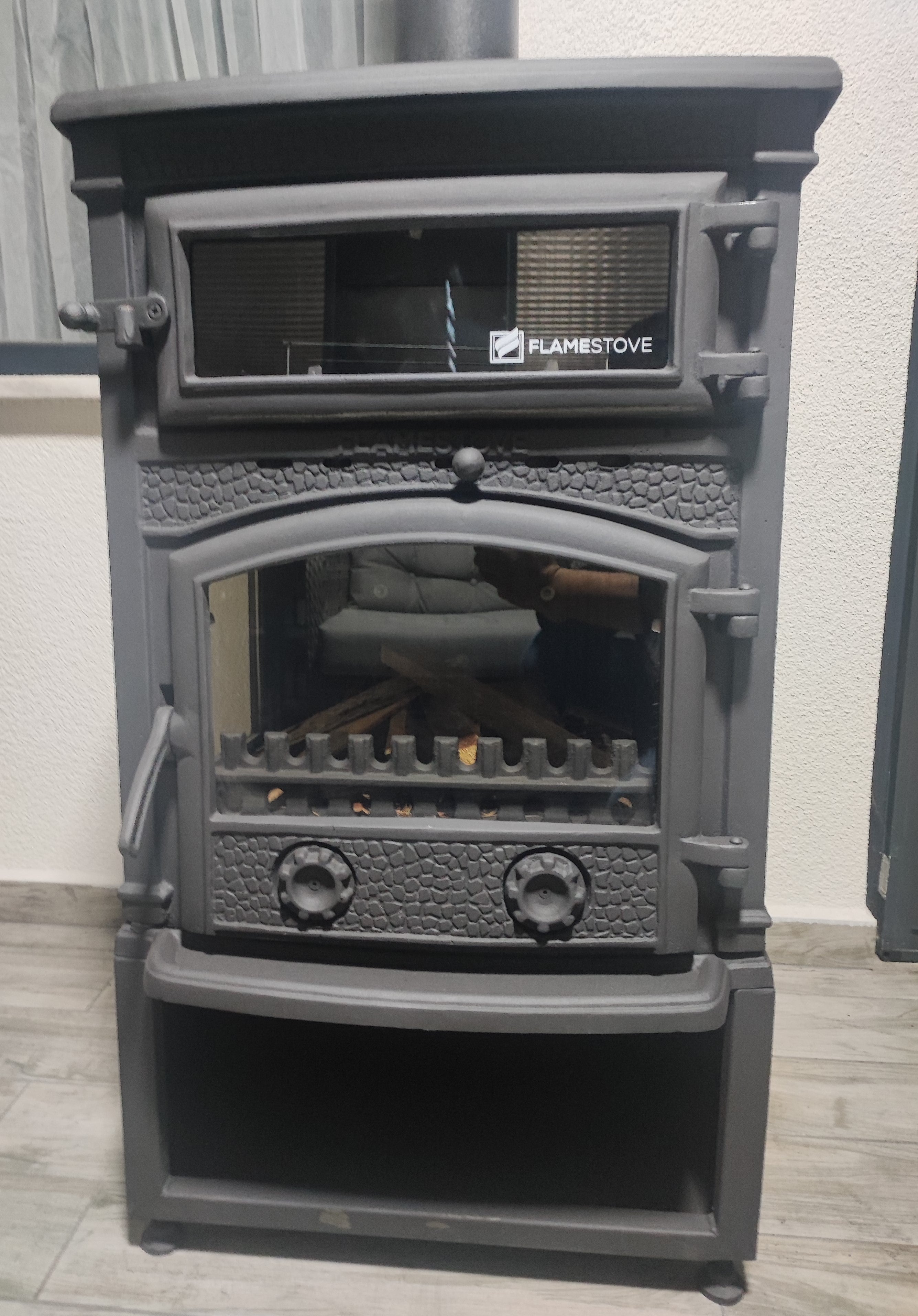 Sirius Maxi Style Fırınlı Odun Hazneli Döküm Soba FS-011ST