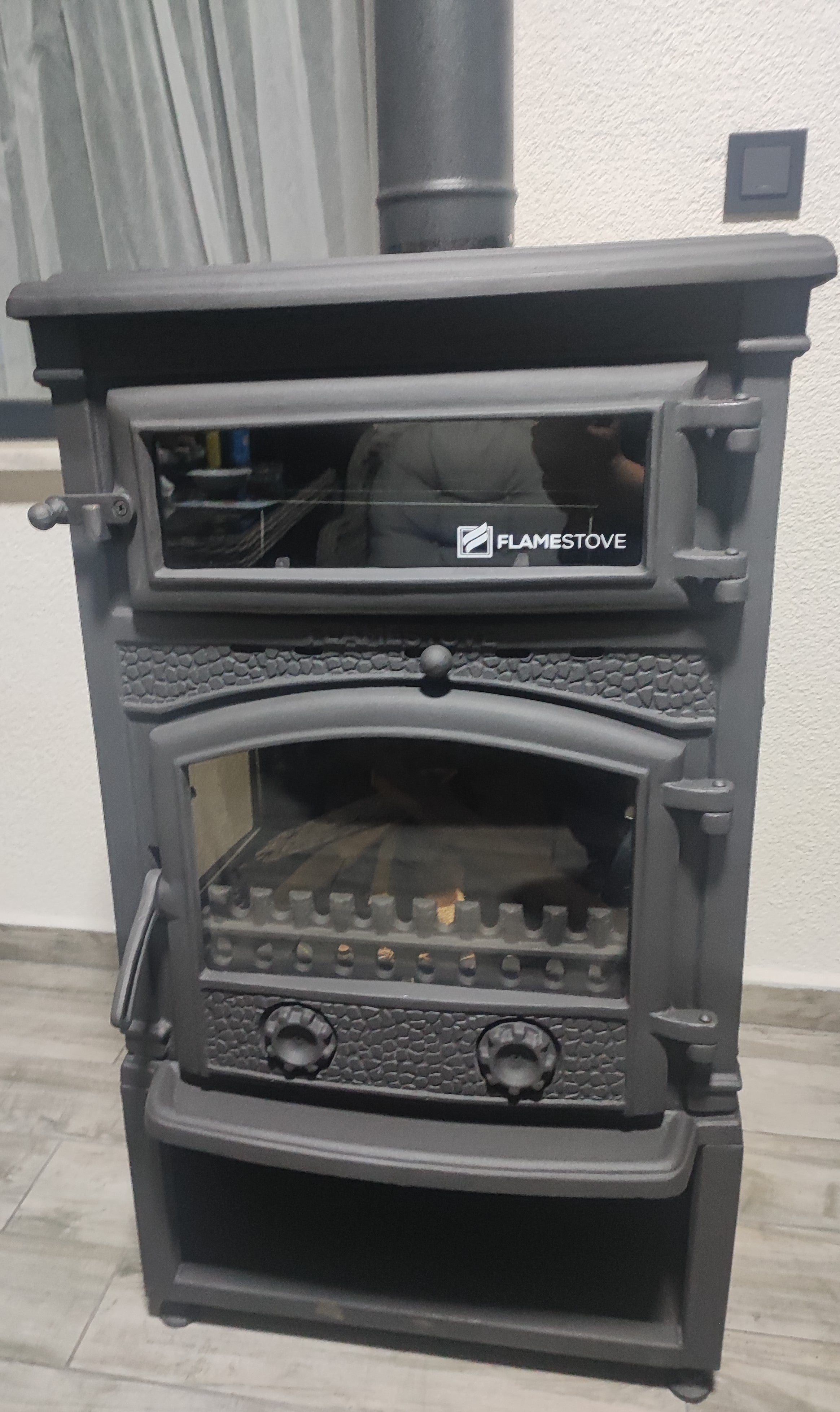 Sirius Maxi Style Fırınlı Odun Hazneli Döküm Soba FS-011ST