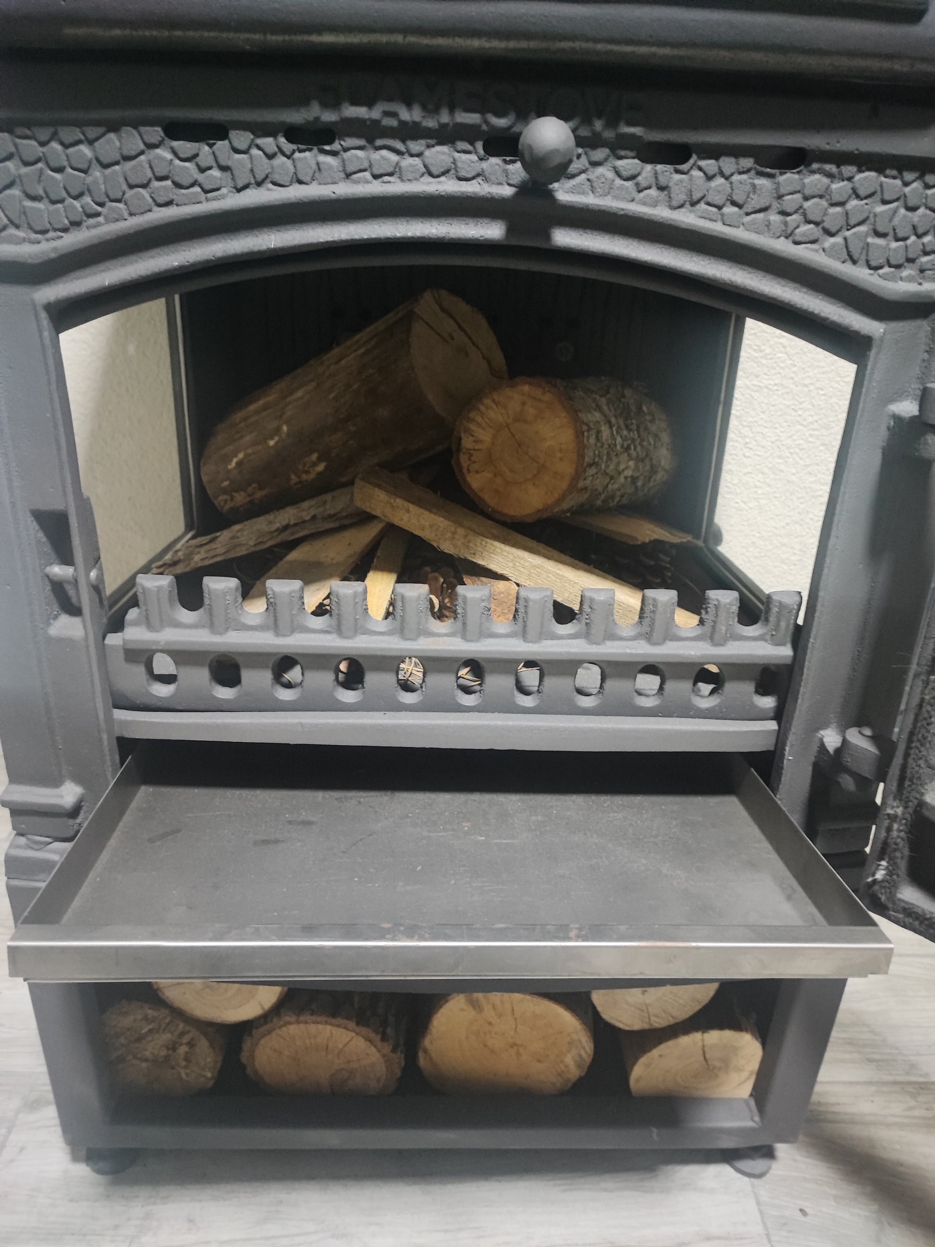 Sirius Maxi Style Fırınlı Odun Hazneli Döküm Soba FS-011ST