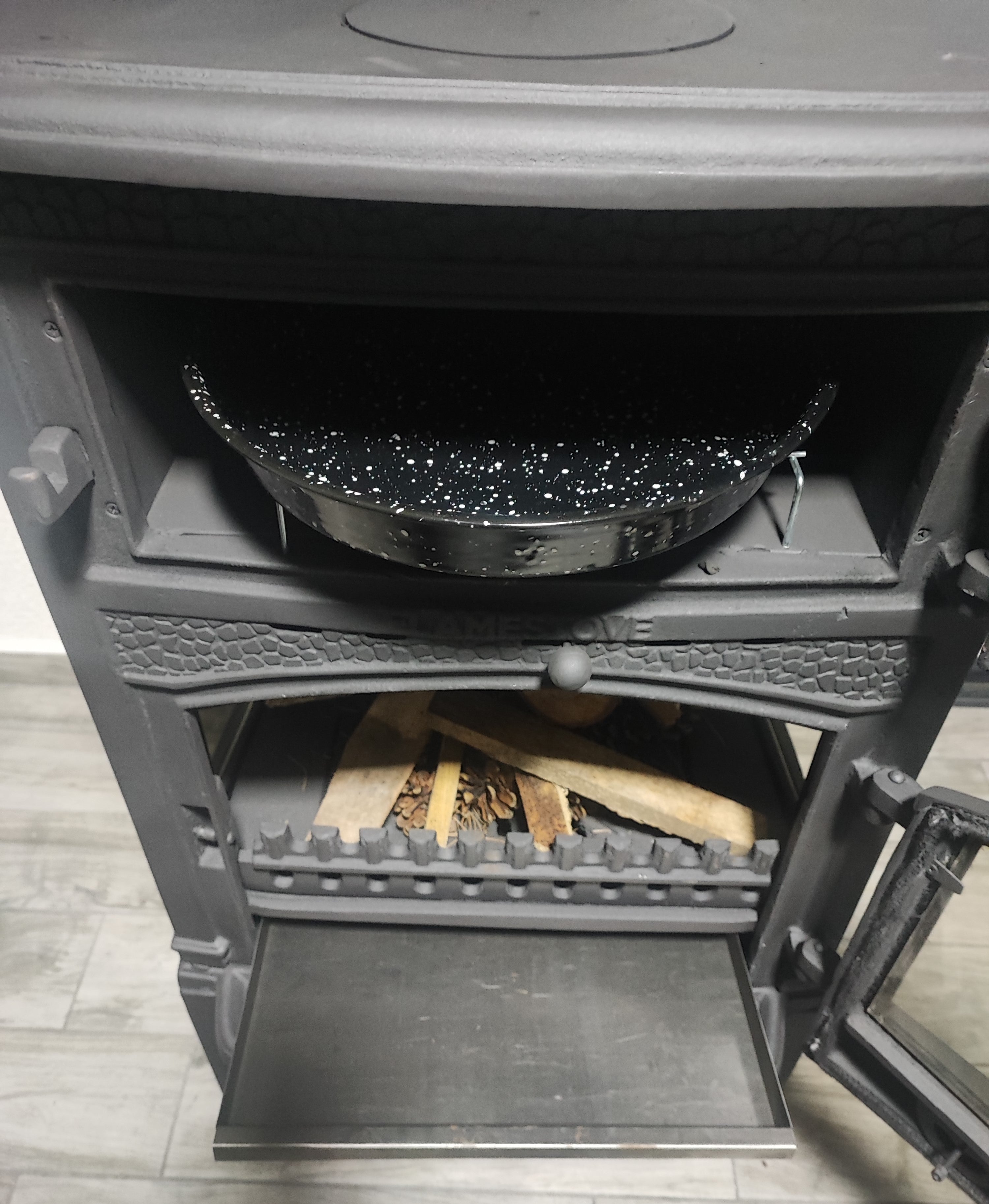 Sirius Maxi Style Fırınlı Odun Hazneli Döküm Soba FS-011ST