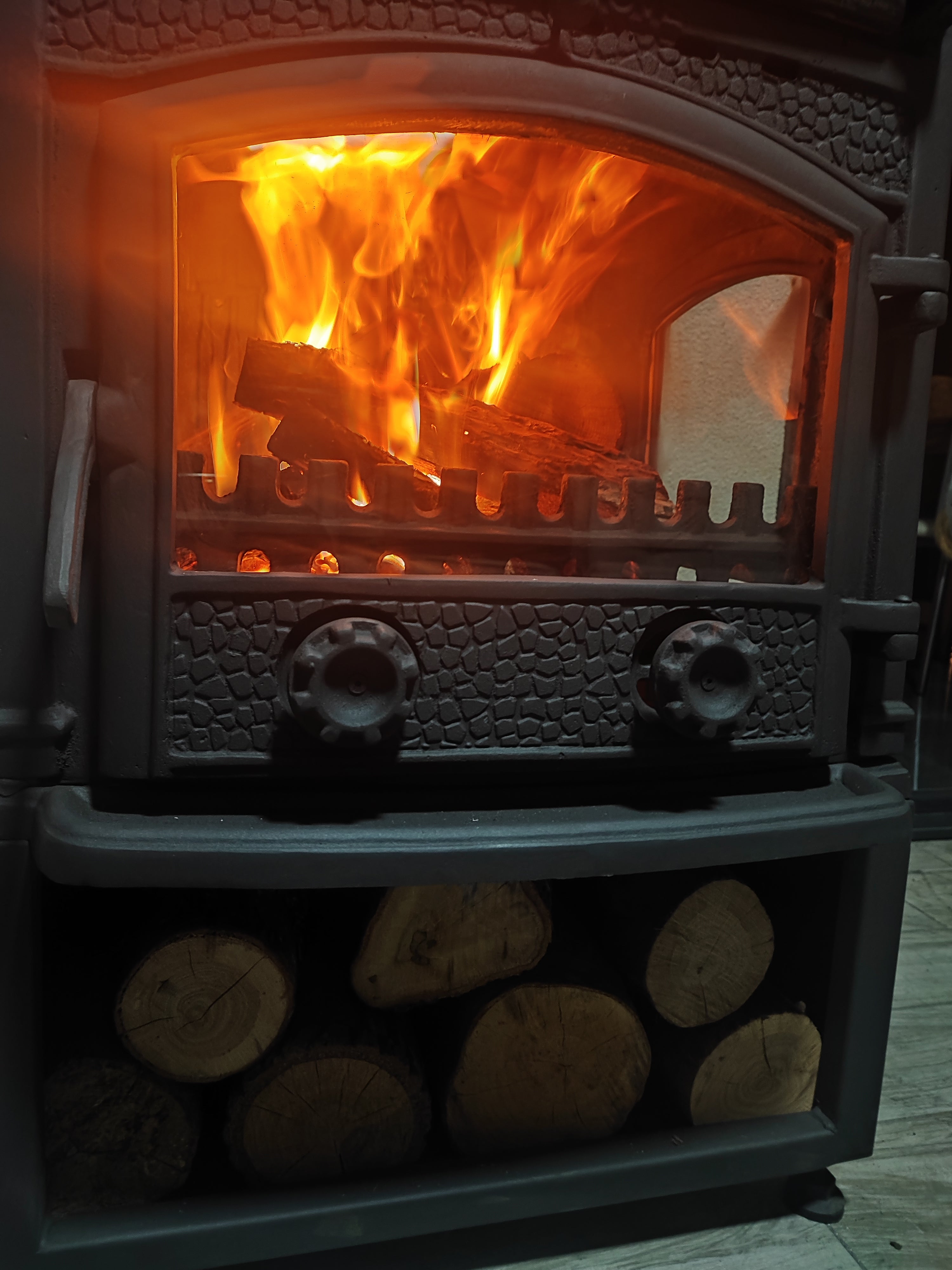 Sirius Maxi Style Fırınlı Odun Hazneli Döküm Soba FS-011ST