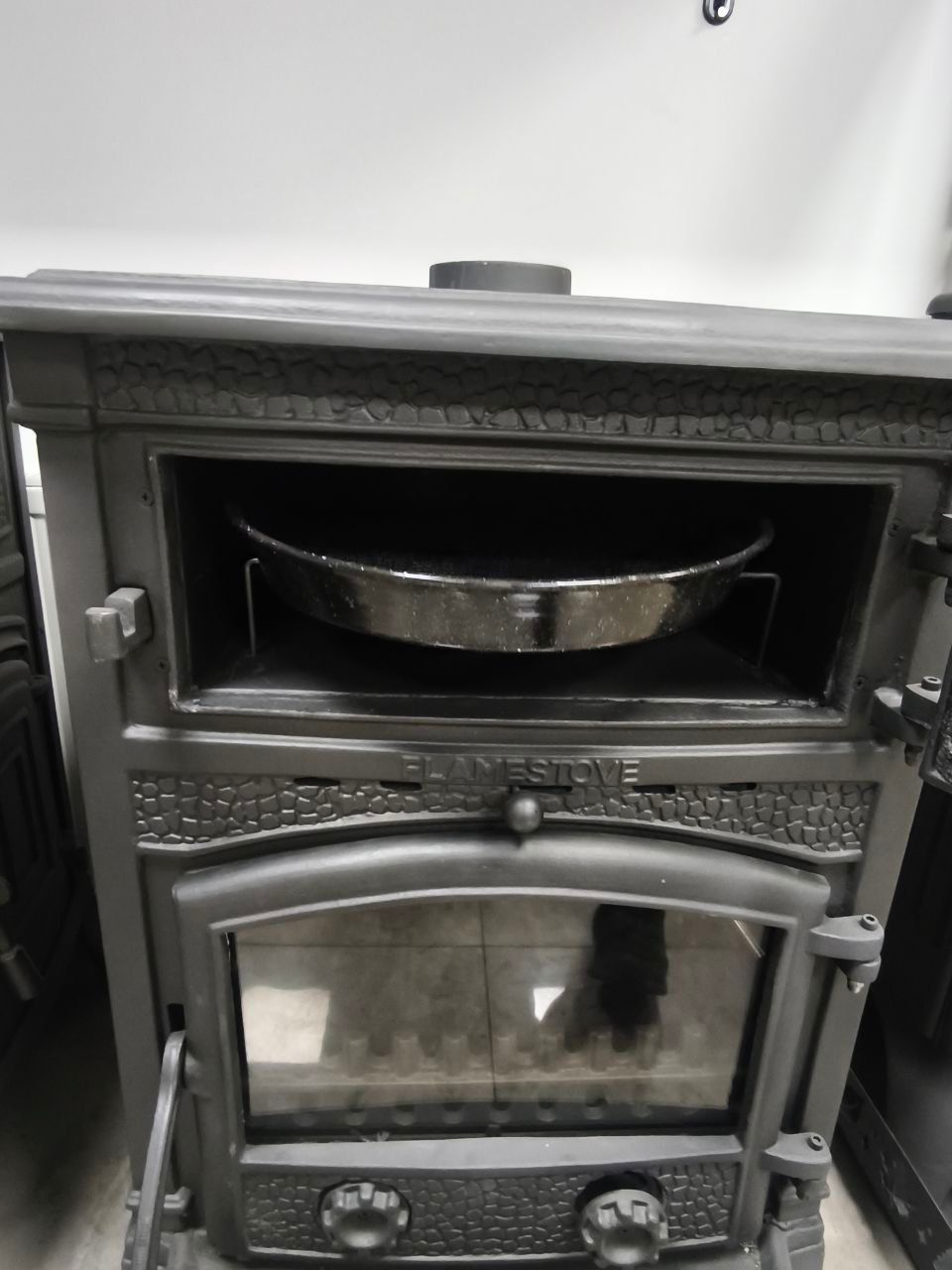 Flame Stove FS-11YK-AK – Sirius Maxi Yan Kapaklı Fırınlı Döküm Soba