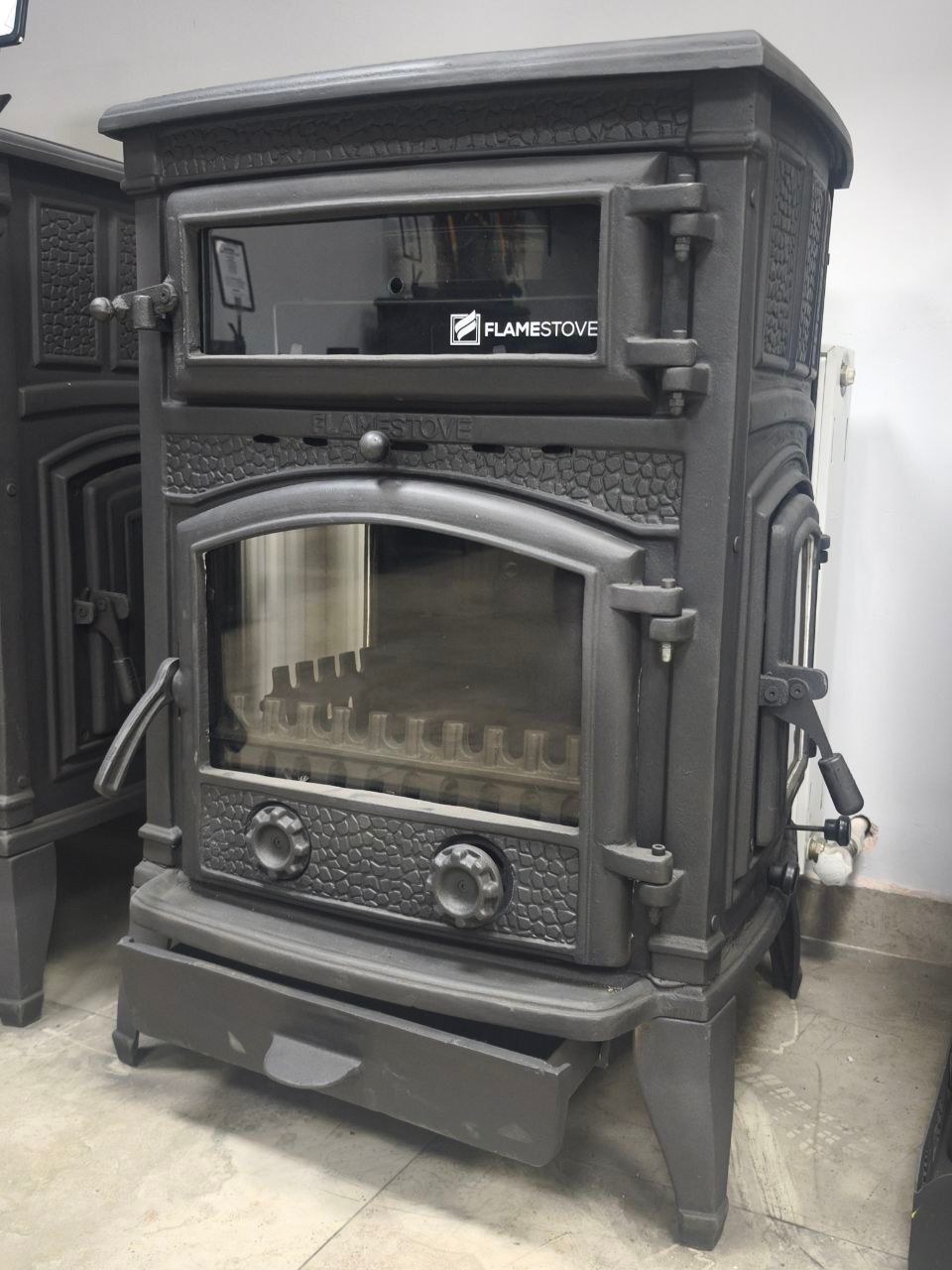 Flame Stove FS-11YK-AK – Sirius Maxi Yan Kapaklı Fırınlı Döküm Soba