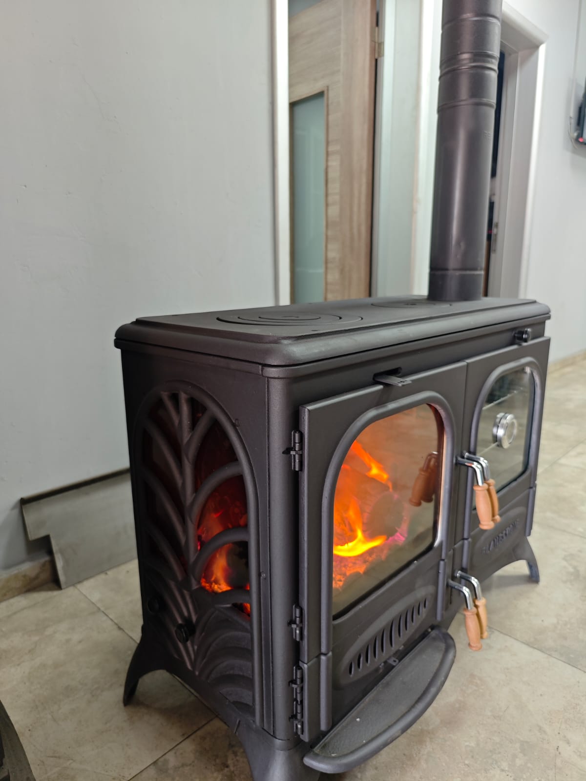 Palmiye Döküm Kuzineli Soba: 3 Katlı Fırın, Yan Cam, 15kW Çift Yanmalı