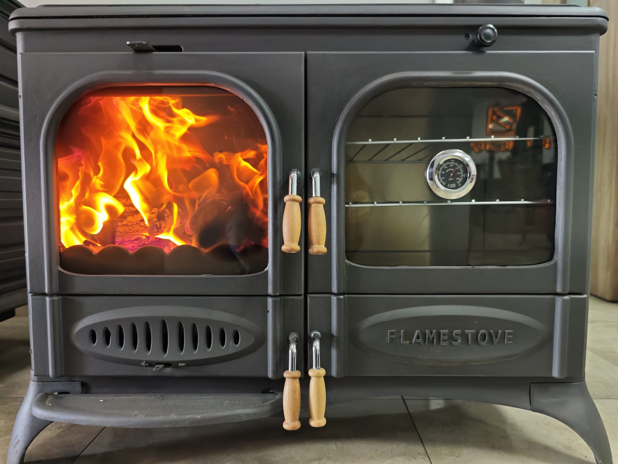 FS-066 Flame Stove Palmiye Döküm Kuzineli Soba: 3 Katlı Fırın, Yan Cam, 15kW Çift Yanmalı