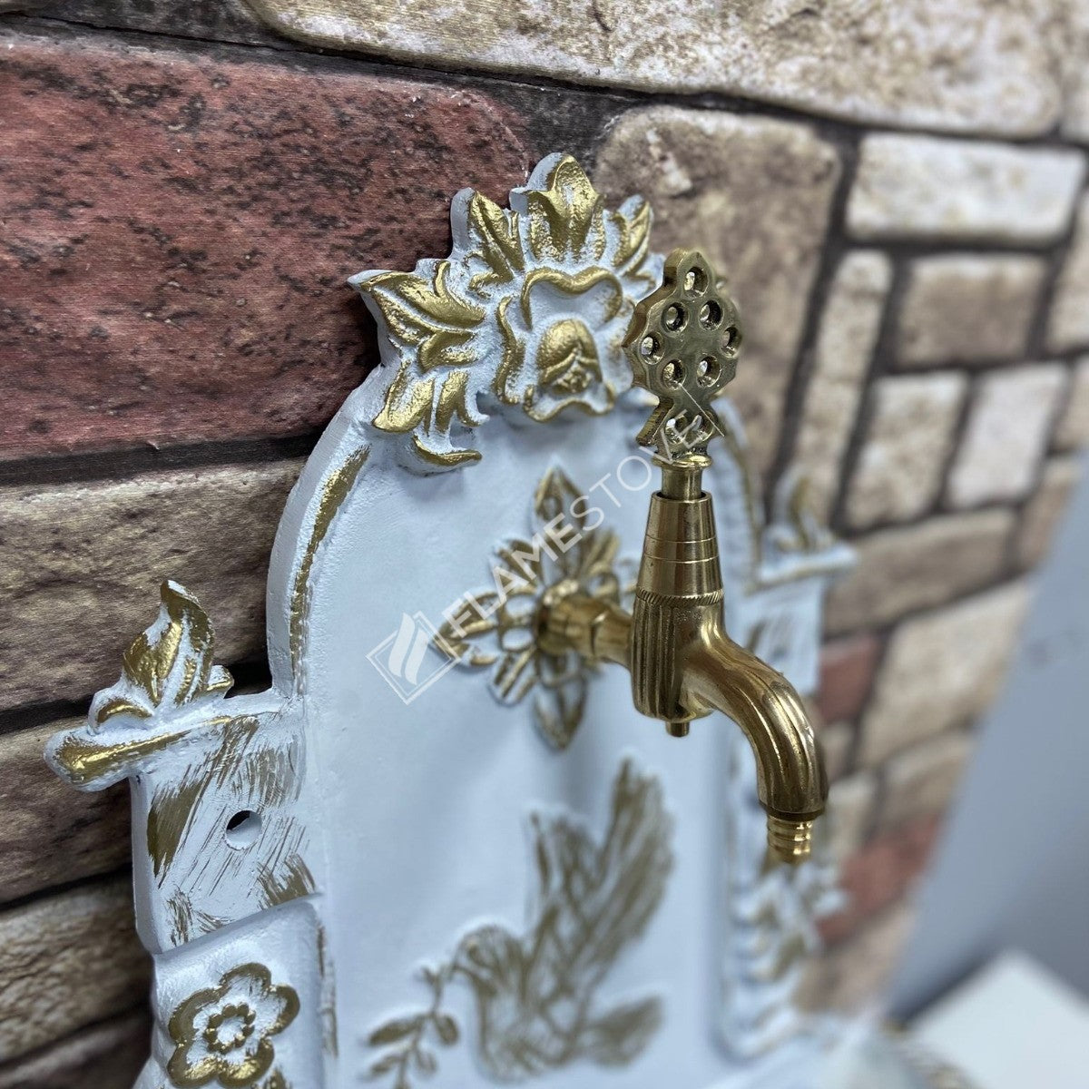 Kuş Desenli Beyaz Alüminyum Bahçe Çeşmesi, Pirinç Musluklu, Dayanıklı Dış Mekan