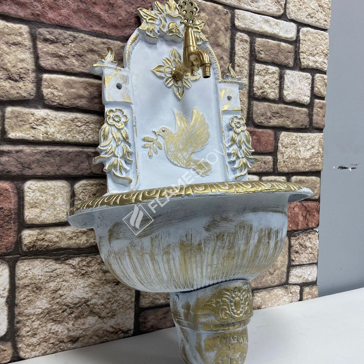 Kuş Desenli Beyaz Alüminyum Bahçe Çeşmesi, Pirinç Musluklu, Dayanıklı Dış Mekan